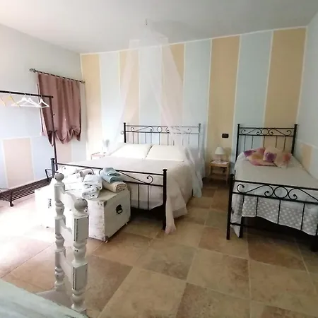Casale Cavatella Bed & Breakfast Sermoneta Exterior photo